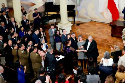 Valentín Trujillo, Premio Nacional de Artes Musicales, interpretó dos temas en el piano del Salón de Honor. 